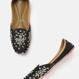 House of Pataudi Women Embellished Ethnic Mojaris-picture-5