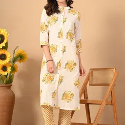 HERE&NOW Women Floral Printed Cotton Kurta with Trousers-28