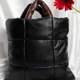 HauteSauce Black Quilted Medium Tote Bag-picture-43
