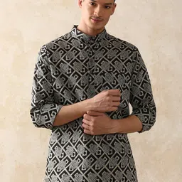 Moara Floral Printed Mandarin Collar Pure Cotton Short Kurta-56
