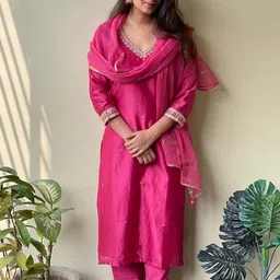 KALINI Floral Yoke Design Thread Work Kurta with Trouser & Dupatta image 3