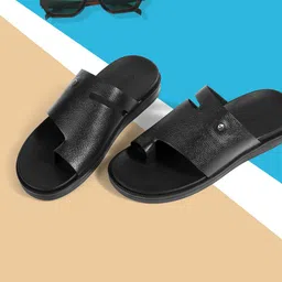 Mochi Men Textured Leather Comfort Sandals-picture-21
