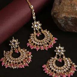 Aatmana Gold-Toned White Kundan Studded & Pink Pearls MaangTikka & Earring Set for Women-image-20