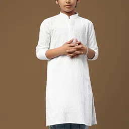 Here&Now X Sanwara Boys Ethnic Motifs Embroidered Chikankari Cotton Straight Kurta-image-82