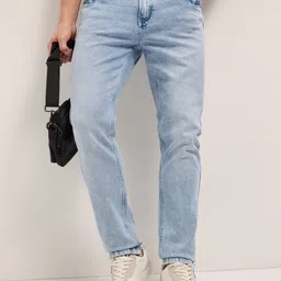 THE BEAR HOUSE Men Slim Fit Mid-Rise Light Fade Stretchable Jeans-picture-43