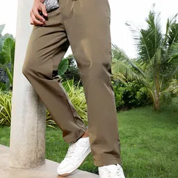 Campus Sutra Men Relaxed Fit Mid-Rise Flat-Front Regular Trousers-picture-15