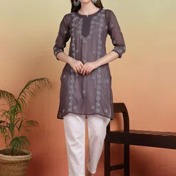 VAHSON Floral Embroidered Round Neck Three-Quarter Sleeves Chikankari Georgette Kurta-26