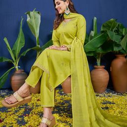 ARADHNA Women Embroidered Regular Sequinned Kurta with Trousers & With Dupatta image 4