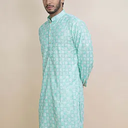KUNDALI KAKSHAY Men Embroidered Regular Sequinned Kurta with Pyjamas image 5