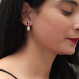 Tipsy closet Contemporary Drop Earrings-41