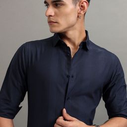 HIGHLANDER Men Cutaway Collar Checked Cotton Slim Fit Casual Shirt-picture-24