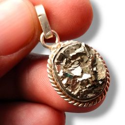 VANISHREE WORLD Gold-Plated Circular Pendants-24