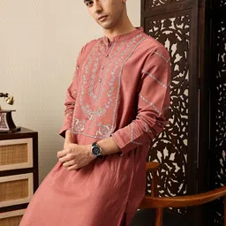 House of Pataudi Floral Embroidered Jashn Kurta with Palazzos-picture-29
