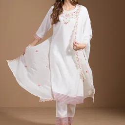House of Pataudi Floral Embroidered Kurta & Trouser With Dupatta-picture-14