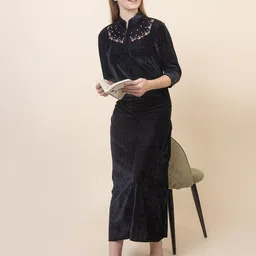 AVYAY Embroidered Nightdress-picture-9