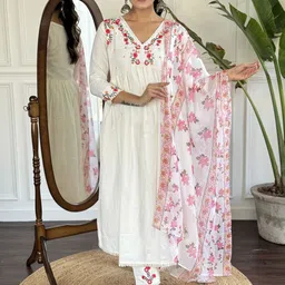 CANIZZARO Floral Yoke Design Thread Work A-Line Kurta With Trousers & Dupatta-picture-10