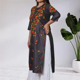 myplusfashion Women Ethnic Motifs Embroidered Kurta-image-99