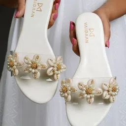 Vaidaan Women Embellished Regular Flats With Western Embellished-picture-22