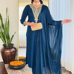 TWINS LADY Floral Yoke Design Sequinned Straight Kurta with Trousers & Dupatta-picture-21