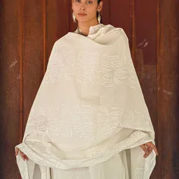 Chidiyaa Safed Ashen Lace Ethnic Motifs Block Printed Pure Cotton Dupatta image 4