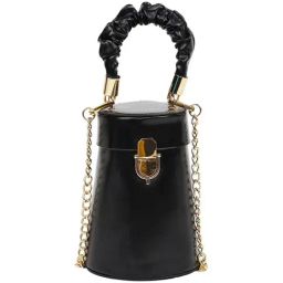 HauteSauce Black Solid Small Handbag-picture-25