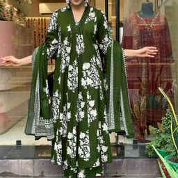 KERI PERRY Floral Printed Mirror Worked Cotton Kurta with Trousers & With Dupatta image 4