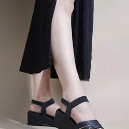 Shoetopia Block Sandals-24