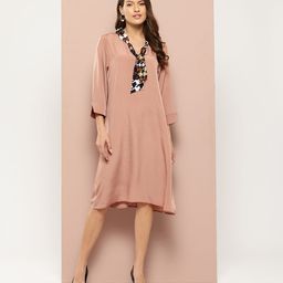 Qurvii Tie-Up Neck Crepe A-Line Dress-picture-12