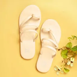POSTCARD Women Solid Open Toe Flats-53