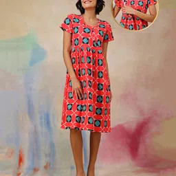 Zelena Cotton Elastane Knit Half Sleeves Geometric Printed Maternity Dress With Nursing Access - Dark Red-picture-26