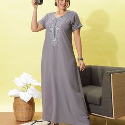 9shines Label Embroidered Notch Neck Maxi Nightdress-image-45