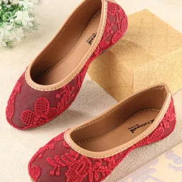 Cute Walk by Babyhug Mojaris - Red-picture-12