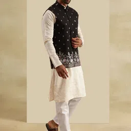 SOJANYA Men Embroidered Regular Kurta with Pyjamas With Nehru Jacket image 2