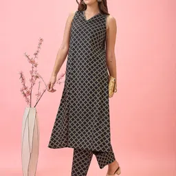 Globus Thread Work Detail V-Neck A-Line Workwear Kurta & Pants Set-picture-16