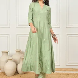 House of Pataudi Geometric Embroidered Sequinned A-Line Kurta with Trouser-image-41