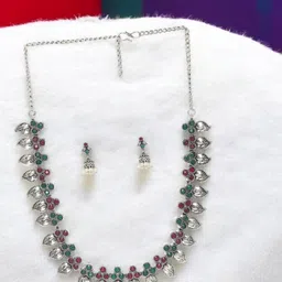 Sangria Silver-Plated Stone-Studded & Beaded Jewellery Set-picture-14