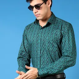V-Mart Men Slim Fit Spread Collar Geometric Printed Cotton Formal Shirt-image-51