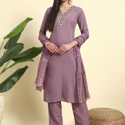 YOYO Fashion Women Ethnic Motifs Embroidered Regular Kurta with Pyjamas & With Dupatta-18
