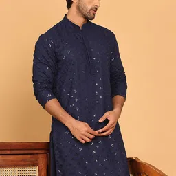 Jompers Men Floral Embroidered Sequinned Floral Kurta-image-71