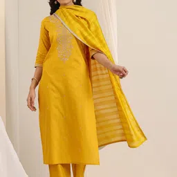 Libas Women Floral Embroidered Regular Sequinned Kurta with Trousers & With Dupatta-24