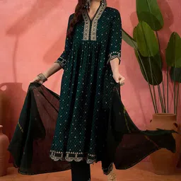 Sangria Bandhani Printed & Flared Kurta, Trousers & Dupatta Set-picture-4