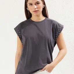 Trendyol Women Extended Sleeves Pockets T-shirt-image-47