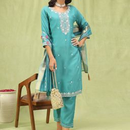 VredeVogel Women Floral Embroidered Regular Kurta with Trousers & With Dupatta-image-80