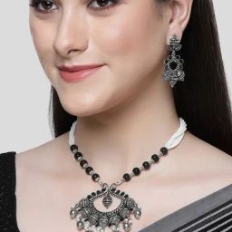 Karatcart Black Beads Oxidized Silver Necklace Set for Women-13