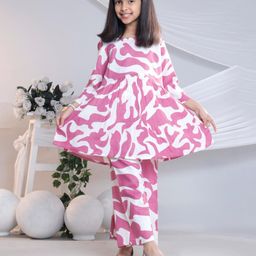 misbis Cotton Three Fourth Sleeves Abstract Printed Top With Coordinating Pant Set - Pink-picture-10