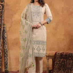 Span Women Floral Printed Cotton Kurta with Trousers & Dupatta-picture-45