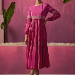 SUKRUTI DESIGN Floral Embroidered Sequinned Pure Crepe Sequinned Anarkali Kurti-25