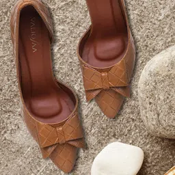VALIOSAA Khaki Stiletto Pumps with Bows-image-10