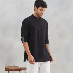 Fabindia Men Solid Mandarin Collar Slim Fit Short Kurta-image-96