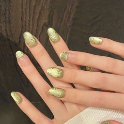 StyleCast x Revolte Set Of 10 Artificial Reusable Nail Extension- Green image 3